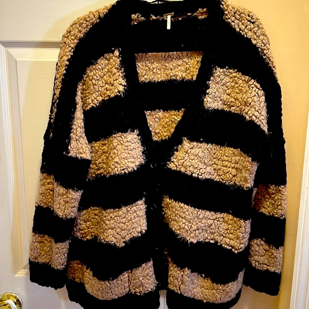 Free People cardigan sweater size L a Dupe for the cardigan worn by John Legend